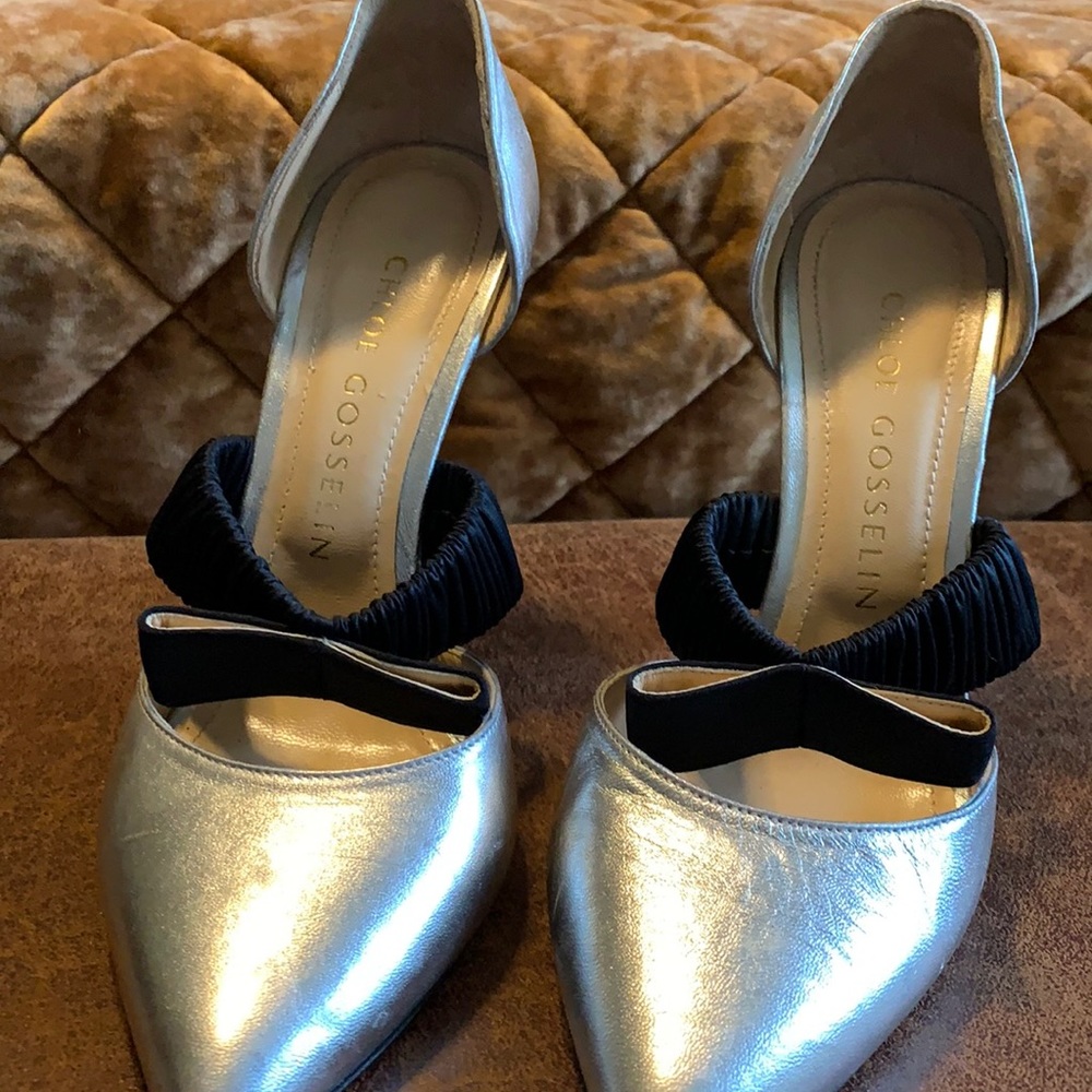 Chloe Gosselin silver lily pumps size 38